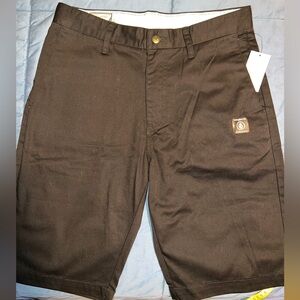NWT Men’s Volcom Black Shorts. Size 29